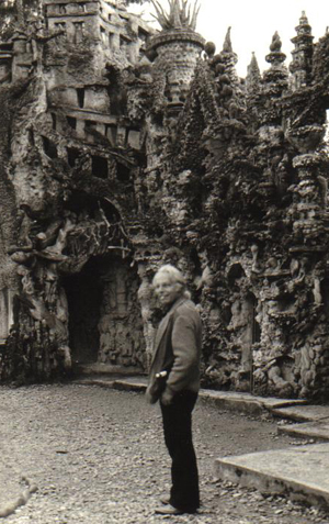 L'artiste à Hauteville, Drôme, 1973